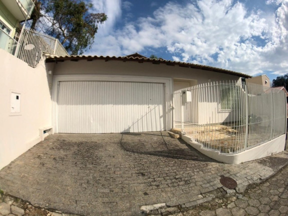 Imagem Imóvel com 4 Quartos à Venda, em Carvoeira - Florianópolis Imagem Imóvel com 4 Quartos à Venda, em Carvoeira - Florianópolis