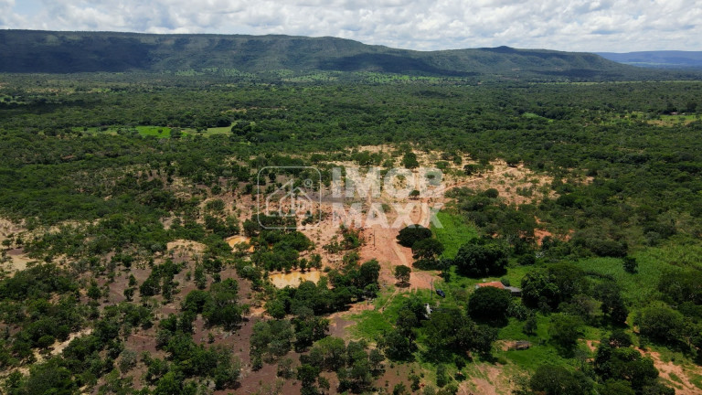 Imagem Imóvel com 3 Quartos à Venda, 333 m² em Zona Rural - Buritis