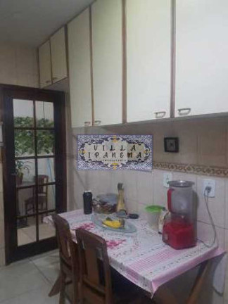Imagem Casa de Vila com 4 Quartos à Venda, 180 m² em Tijuca - Rio De Janeiro