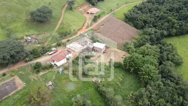 Imagem Imóvel com 4 Quartos à Venda, 120 m² em Santana De Caldas - Caldas