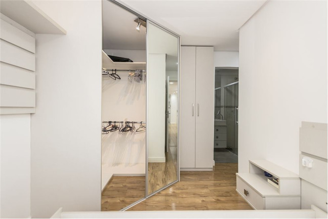 Imagem Imóvel com 3 Quartos à Venda,  em Vila Ipiranga - Porto Alegre