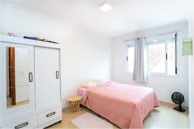 Imagem Apartamento com 2 Quartos à Venda, 60 m² em São João - Porto Alegre Imagem Apartamento com 2 Quartos à Venda, 60 m² em São João - Porto Alegre