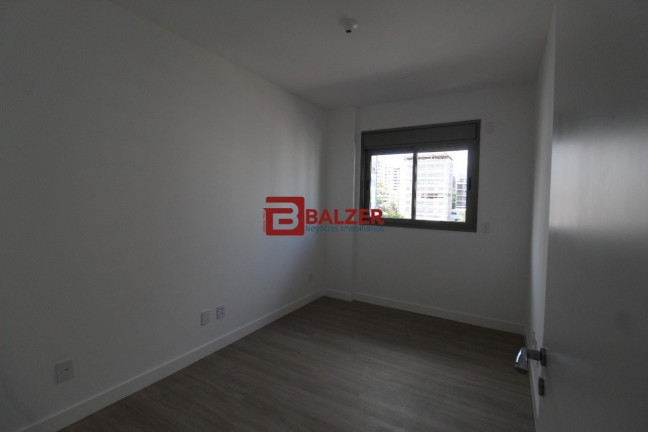 Imagem Apartamento com 3 Quartos à Venda, 136 m² em Centro - Florianópolis Imagem Apartamento com 3 Quartos à Venda, 136 m² em Centro - Florianópolis