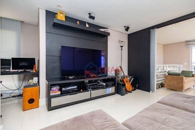 Imagem Imóvel com 2 Quartos à Venda, 179 m² em Bacacheri - Curitiba Imagem Imóvel com 2 Quartos à Venda, 179 m² em Bacacheri - Curitiba