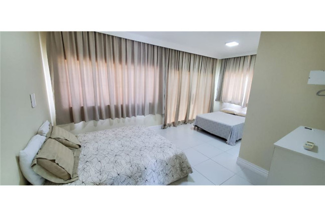 Imagem Casa com 7 Quartos à Venda, 680 m² em Praia De Guarajuba - Camaçari Imagem Casa com 7 Quartos à Venda, 680 m² em Praia De Guarajuba - Camaçari