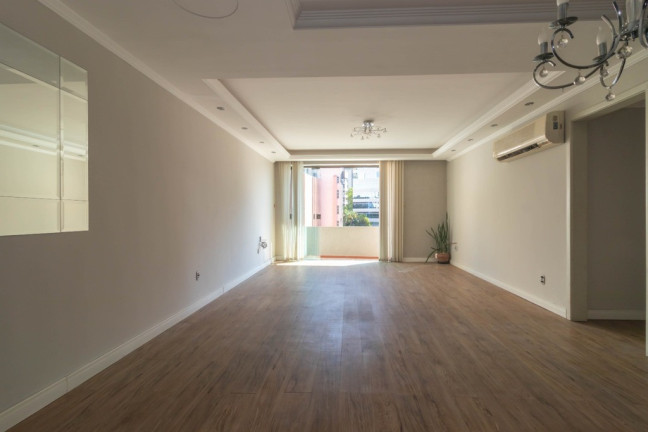 Imagem Imóvel com 3 Quartos à Venda,  em Moinhos De Vento - Porto Alegre