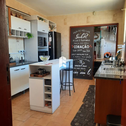 Imagem Casa com 3 Quartos à Venda, 225 m² em Tancredo Neves - Santa Maria