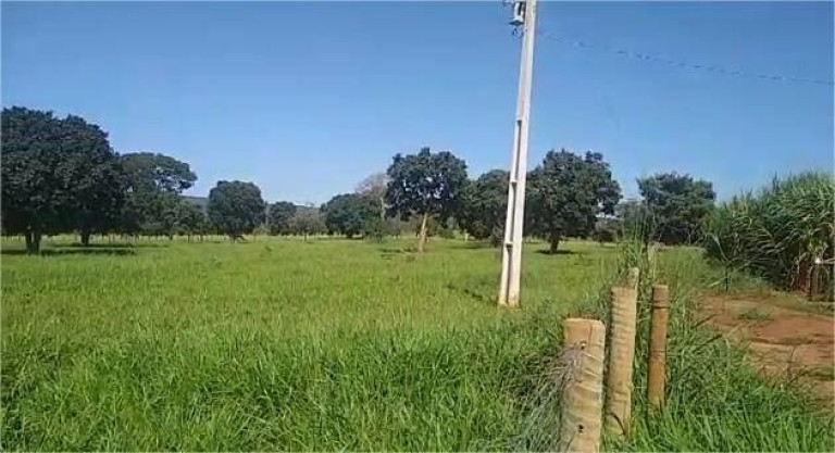 Imagem Fazenda à Venda, 23 m² em Centro - Santa Vitória Imagem Fazenda à Venda, 23 m² em Centro - Santa Vitória