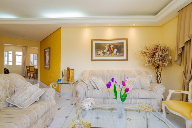 Imagem Casa com 4 Quartos à Venda, 252 m² em Seminário - Curitiba