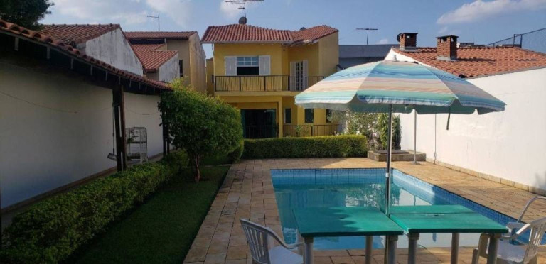 Sobrado com 4 Quartos à Venda, 463 m² em Vila Paiva - Suzano