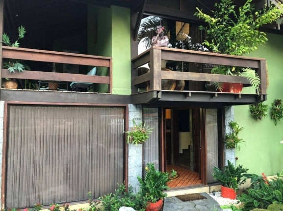 Casa com 4 Quartos à Venda, 883 m² em Itaipu - Niterói