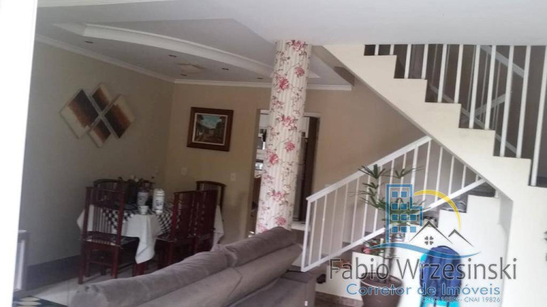 Imagem Sobrado com 3 Quartos à Venda, 240 m² em Santo Antônio - Joinville