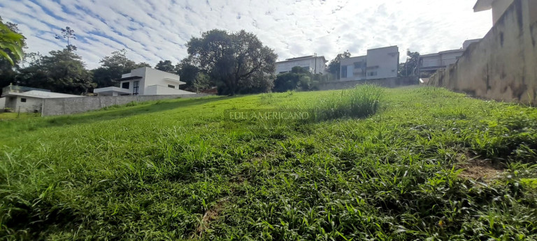 Terreno à Venda, 800 m² em Condomínio Porto Atibaia - Atibaia