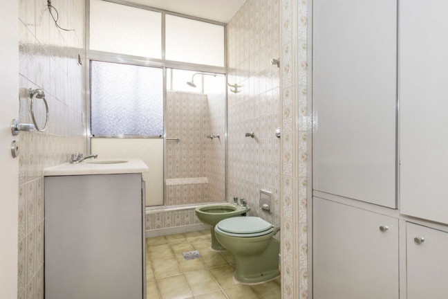 Imagem Imóvel com 2 Quartos à Venda, 81 m² em Cidade Baixa - Porto Alegre Imagem Imóvel com 2 Quartos à Venda, 81 m² em Cidade Baixa - Porto Alegre