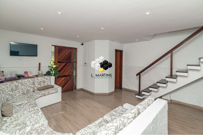 Imagem Casa com 5 Quartos à Venda, 450 m² em Bom Fim - Porto Alegre Imagem Casa com 5 Quartos à Venda, 450 m² em Bom Fim - Porto Alegre