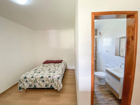 Imagem Casa com 3 Quartos à Venda, 870 m² em Maracanã - Atibaia
