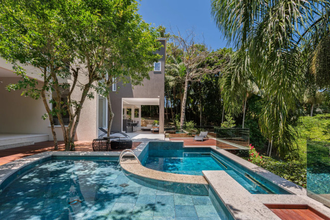 Imagem Casa com 4 Quartos à Venda, 524 m² em Estaleirinho - Balneário Camboriú