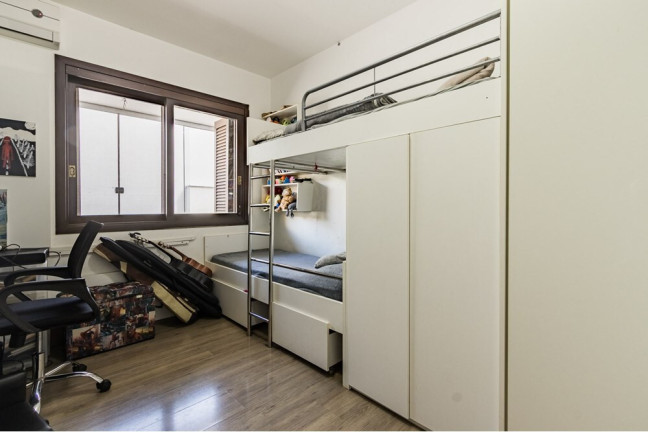 Imagem Imóvel com 3 Quartos à Venda, 161 m² em Jardim Itu - Porto Alegre Imagem Imóvel com 3 Quartos à Venda, 161 m² em Jardim Itu - Porto Alegre