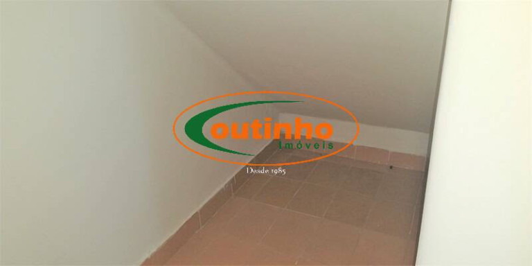 Imagem Casa com 3 Quartos à Venda, 120 m² em Tijuca - Rio De Janeiro Imagem Casa com 3 Quartos à Venda, 120 m² em Tijuca - Rio De Janeiro