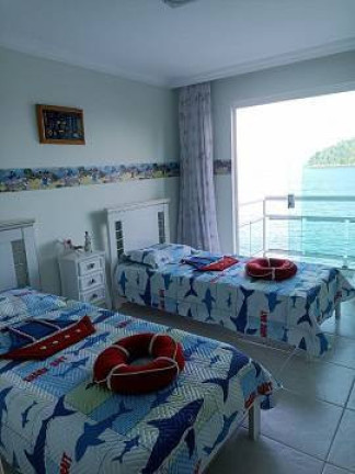 Imagem Casa com 3 Quartos à Venda, 160 m² em Centro - Mangaratiba