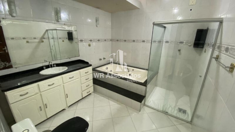 Imagem Casa com 4 Quartos à Venda, 480 m²
