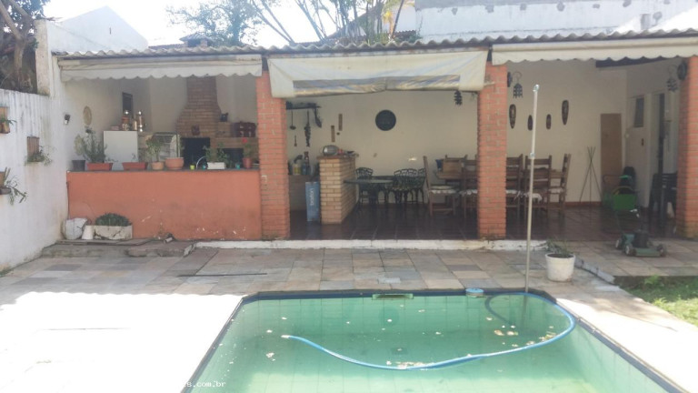 Imagem Casa com 4 Quartos à Venda, 258 m² em Interlagos - São Paulo