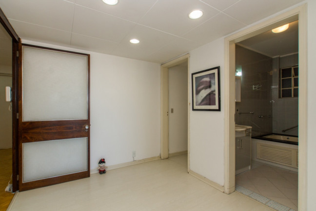 Imagem Imóvel com 3 Quartos à Venda, 174 m² em Centro Histórico - Porto Alegre Imagem Imóvel com 3 Quartos à Venda, 174 m² em Centro Histórico - Porto Alegre