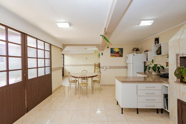 Imagem Casa com 4 Quartos à Venda, 271 m² em Santo Inácio - Curitiba