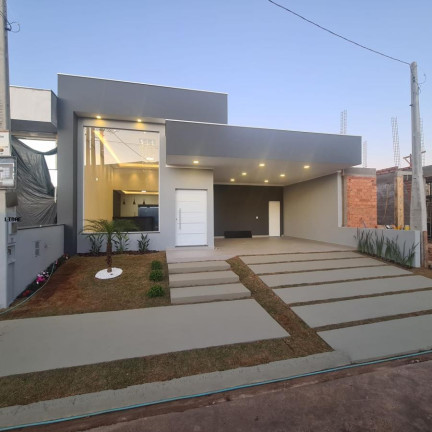 Imagem Casa com 3 Quartos à Venda, 170 m² em Lívia Iii - Botucatu