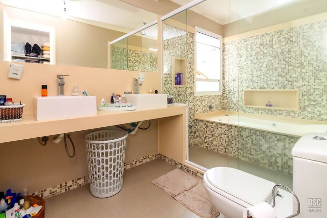 Imagem Casa com 3 Quartos à Venda, 290 m² em Guarujá - Porto Alegre Imagem Casa com 3 Quartos à Venda, 290 m² em Guarujá - Porto Alegre