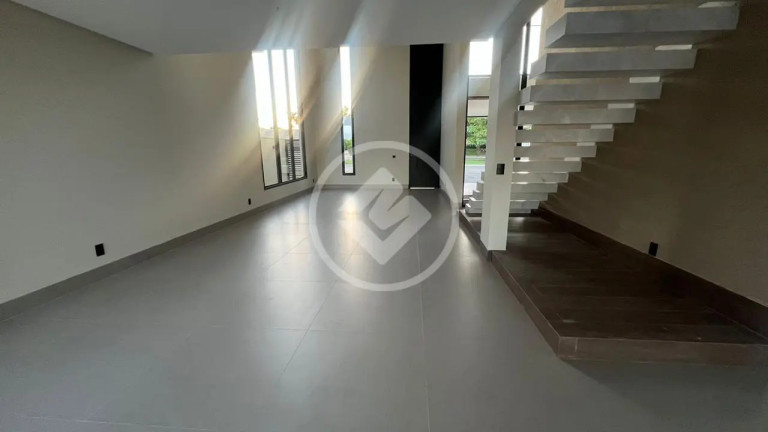 Imagem Casa com 3 Quartos à Venda, 320 m² em Residencial Goiânia Golfe Clube - Goiânia Imagem Casa com 3 Quartos à Venda, 320 m² em Residencial Goiânia Golfe Clube - Goiânia
