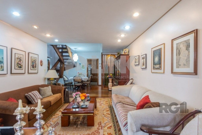 Imagem Imóvel com 3 Quartos à Venda, 275 m² em Rio Branco - Porto Alegre