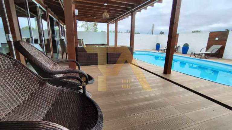 Imagem Imóvel com 3 Quartos à Venda, 362 m² em Araçatuba - Imbituba