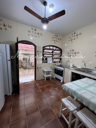 Imagem Casa com 7 Quartos à Venda, 200 m² em Enseada - Ubatuba Imagem Casa com 7 Quartos à Venda, 200 m² em Enseada - Ubatuba