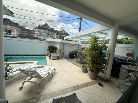 Imagem Casa com 4 Quartos à Venda, em Vargem Pequena - Rio De Janeiro Imagem Casa com 4 Quartos à Venda, em Vargem Pequena - Rio De Janeiro
