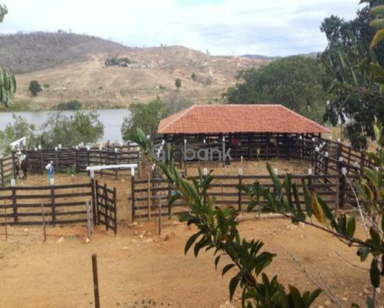 Imóvel com 5 Quartos à Venda,  em Centro - Araçuaí