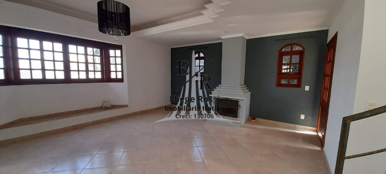 Casa com 4 Quartos à Venda,  em Itatiba