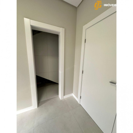 Imagem Casa com 3 Quartos à Venda, 280 m² em Caledônia - Camboriú Imagem Casa com 3 Quartos à Venda, 280 m² em Caledônia - Camboriú