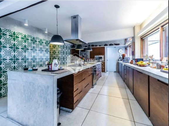 Casa com 4 Quartos à Venda, 480 m² em Alto De Pinheiros - São Paulo