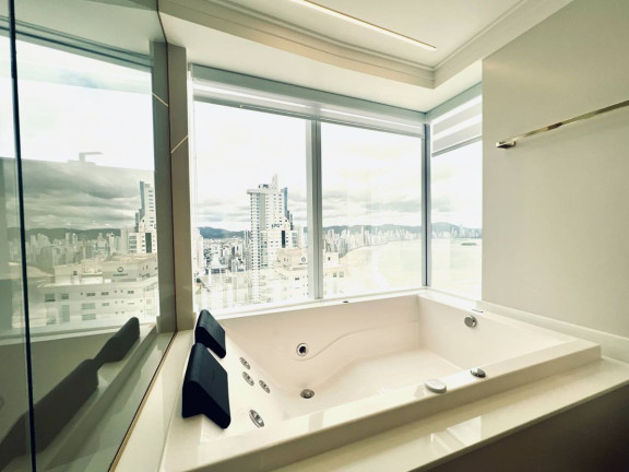 Imagem Apartamento com 4 Quartos à Venda,  em Barra Sul - Balneário Camboriú