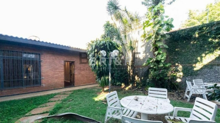 Imagem Sobrado com 3 Quartos à Venda, 256 m² em Moema - São Paulo