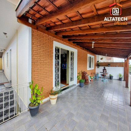 Imagem Casa com 3 Quartos à Venda, 260 m² em Jardim Ipê - Poços De Caldas