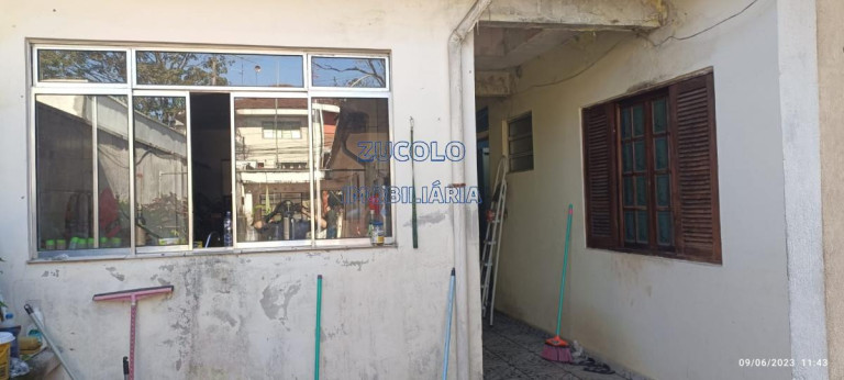 Imagem Casa com 4 Quartos à Venda, 200 m² Imagem Casa com 4 Quartos à Venda, 200 m²