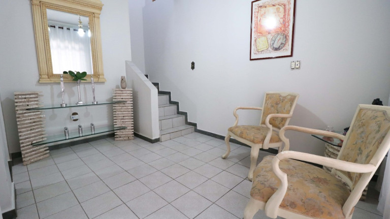 Imagem Sobrado com 3 Quartos à Venda, 250 m² em Vila Sônia - São Paulo