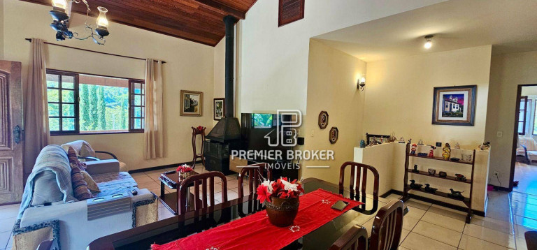 Imagem Casa com 3 Quartos à Venda, 265 m² em Vargem Grande - Teresópolis Imagem Casa com 3 Quartos à Venda, 265 m² em Vargem Grande - Teresópolis