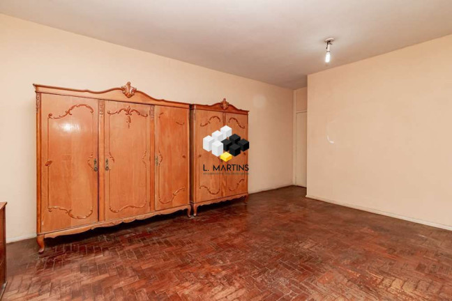 Imagem Casa com 5 Quartos à Venda, 450 m² em Bom Fim - Porto Alegre Imagem Casa com 5 Quartos à Venda, 450 m² em Bom Fim - Porto Alegre