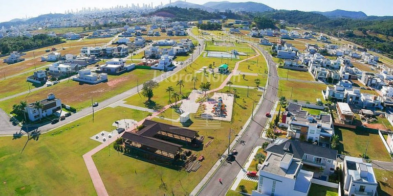 Imagem Casa de Condomínio com 4 Quartos à Venda, 340 m² em Santa Regina - Camboriú Imagem Casa de Condomínio com 4 Quartos à Venda, 340 m² em Santa Regina - Camboriú