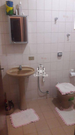 Imagem Casa com 3 Quartos à Venda, 220 m² em Columbia - Londrina