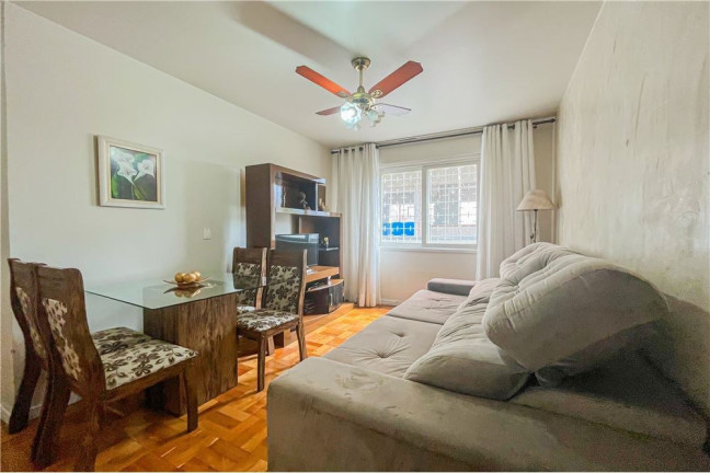Imagem Apartamento com 2 Quartos à Venda, 60 m² em Vila Ipiranga - Porto Alegre