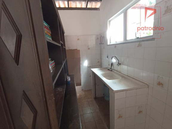 Imagem Imóvel com 3 Quartos à Venda, 230 m² em Capuchinhos - Feira De Santana